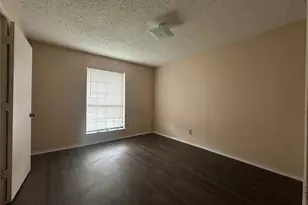 305 Marriott Ln, Garland, TX 75040 - Photo 9