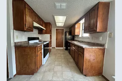 305 Marriott Lane, Garland, TX 75040 - Photo 7