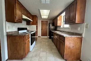 305 Marriott Ln, Garland, TX 75040 - Photo 7