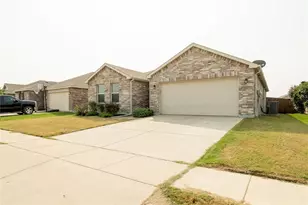 5829 Mountain Bluff Dr, Fort Worth, TX 76179 - Photo 3