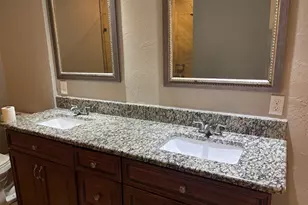 318 Teakwood Ln, Lewisville, TX 75067 - Photo 9