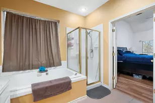 8343 High Brush Dr, Dallas, TX 75249 - Photo 11