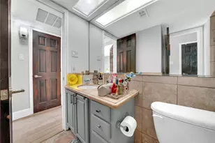 10209 Regal Oaks Dr, Dallas, TX 75230 - Photo 17