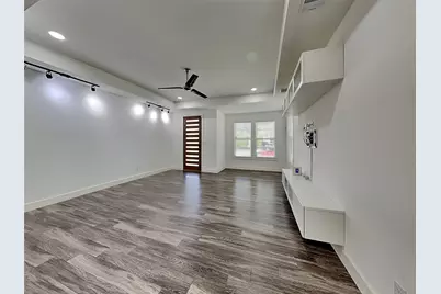 1920 Carver Avenue, Fort Worth, TX 76102 - Photo 1