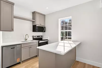 439 W 9th Street #2, Dallas, TX 75208 - Photo 3