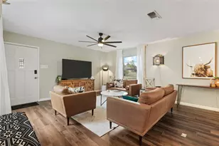 301 Granada Calle St, Granbury, TX 76049 - Photo 5