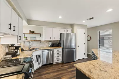 301 Granada Calle Street, Granbury, TX 76049 - Photo 15