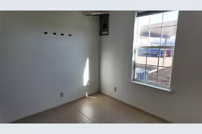 137 Wesley Lane, Bridgeport, TX 76426 - Photo 21