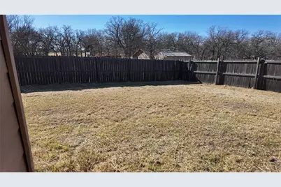 137 Wesley Lane, Bridgeport, TX 76426 - Photo 33