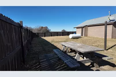 137 Wesley Lane, Bridgeport, TX 76426 - Photo 35