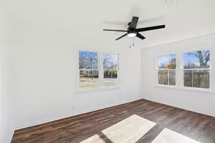 1301 N Douglas Ave, Cleburne, TX 76033 - Photo 17