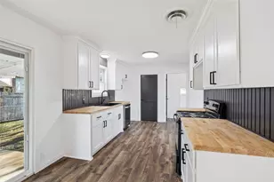 1301 N Douglas Ave, Cleburne, TX 76033 - Photo 11