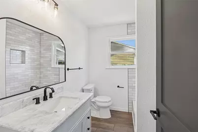 1301 N Douglas Avenue, Cleburne, TX 76033 - Photo 19