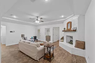 904 Meadowlark Ln, Granbury, TX 76048 - Photo 5