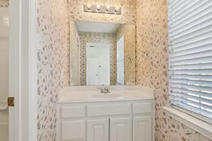 1428 Gardenia St, Irving, TX 75063 - Photo 31