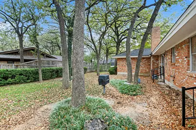 709 W Pleasantview Drive, Hurst, TX 76054 - Photo 29