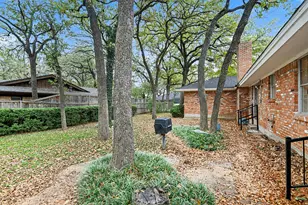 709 W Pleasantview Dr, Hurst, TX 76054 - Photo 29