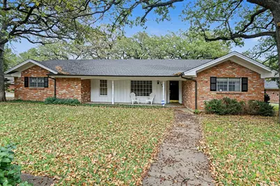 709 W Pleasantview Drive, Hurst, TX 76054 - Photo 1