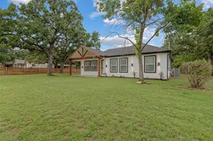 1024 Greenlee St, Denton, TX 76201 - Photo 3