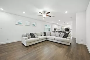 447 Holly Rd, Little Elm, TX 75068 - Photo 9