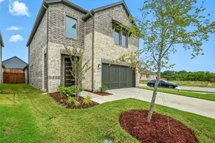 447 Holly Rd, Little Elm, TX 75068 - Photo 3