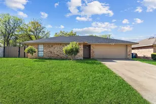 500 Pidgeon Ct, DeSoto, TX 75115 - Photo 1