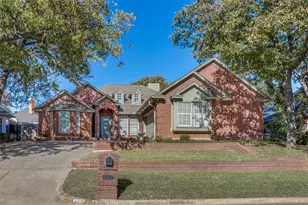 6607 Capitol Hill Dr, Arlington, TX 76017 - Photo 1