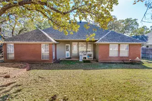 6607 Capitol Hill Dr, Arlington, TX 76017 - Photo 37