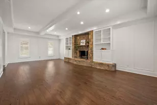 1404 Creekford Dr, Arlington, TX 76012 - Photo 9