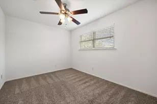 1404 Creekford Dr, Arlington, TX 76012 - Photo 31