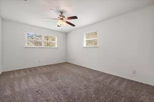 1404 Creekford Dr, Arlington, TX 76012 - Photo 35