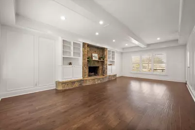 1404 Creekford Drive, Arlington, TX 76012 - Photo 9