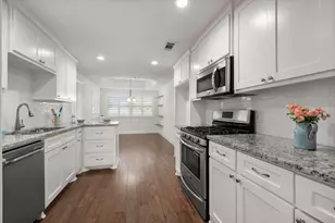 1404 Creekford Dr, Arlington, TX 76012 - Photo 11