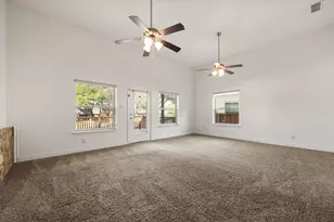 1404 Creekford Dr, Arlington, TX 76012 - Photo 21