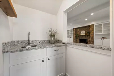 1404 Creekford Drive, Arlington, TX 76012 - Photo 11