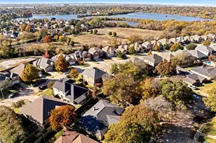 1104 Mayleaf Dr, Irving, TX 75060 - Photo 37