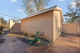 511 W Wilson St, Cleburne, TX 76033 - Photo 39