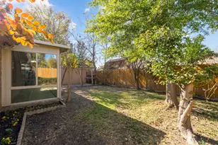 1129 Briar Oaks Dr, Irving, TX 75060 - Photo 33