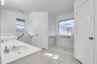 1129 Briar Oaks Dr, Irving, TX 75060 - Photo 27