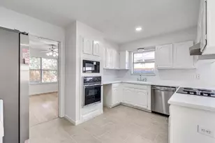 1129 Briar Oaks Dr, Irving, TX 75060 - Photo 13