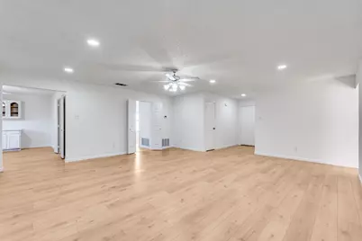 1129 Briar Oaks Drive, Irving, TX 75060 - Photo 9