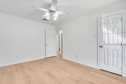 1129 Briar Oaks Drive, Irving, TX 75060 - Photo 21