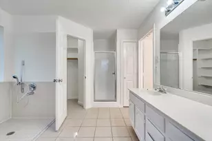 1129 Briar Oaks Dr, Irving, TX 75060 - Photo 25