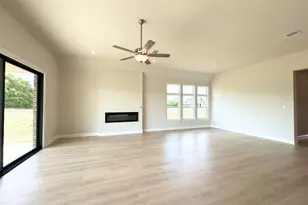 3500 Grizzly Run Dr, Burleson, TX 76028 - Photo 5