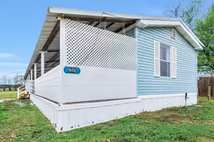 600 McDuff Ave, Grandview, TX 76050 - Photo 5