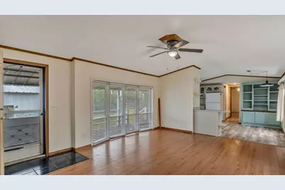 600 McDuff Avenue, Grandview, TX 76050 - Photo 9