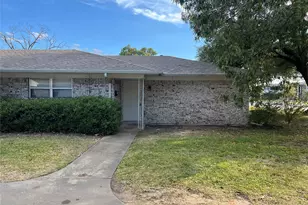 2209 N Woods St, Sherman, TX 75092 - Photo 1