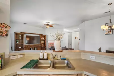 9204 Newport Lane, McKinney, TX 75071 - Photo 9