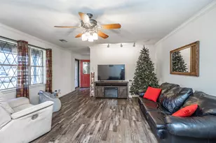 300 Thompson St, Pottsboro, TX 75076 - Photo 9