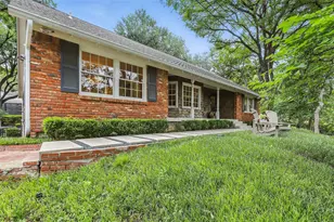 208 Rockwood Park Dr, Fort Worth, TX 76107 - Photo 3